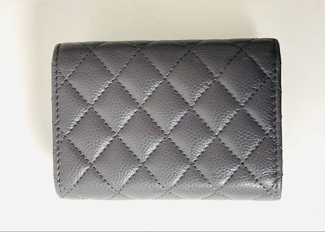 シャネル ボーイシャネル キャビアスキン コンパクトウォレット グレー
