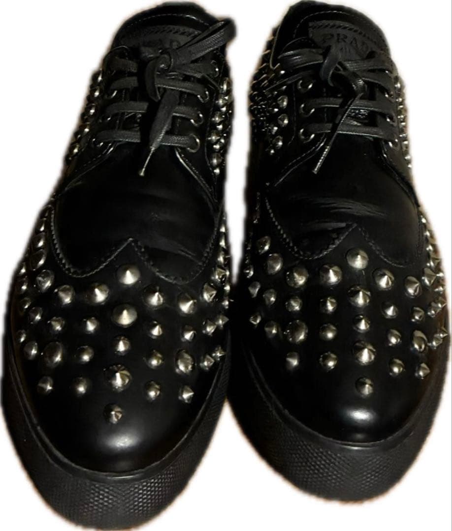 PRADA スタッズ付き ブラックレザー ドレスシューズ 40