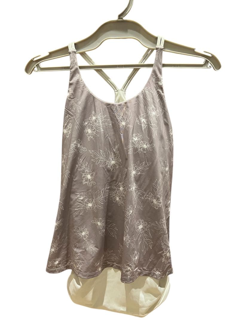 LAVA SUKALAフラワープリントカバータンクトップ　レギンスセット