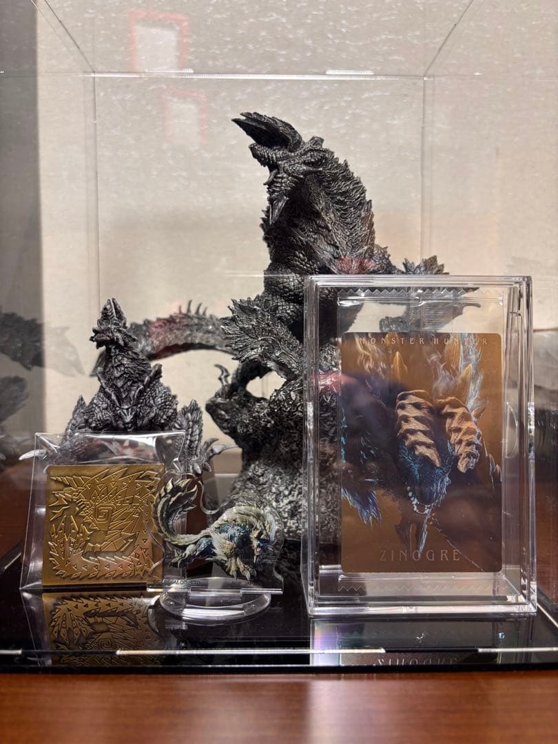 箱あり　ジンオウガ　クリエイターズモデル　フィギュア　ピン　ウエハース　モンハン