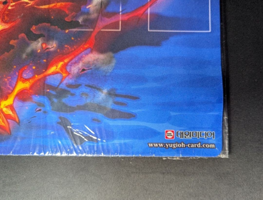 聖痕喰らいし竜 プレイマット 遊戯王 未開封　白の物語　韓国　遊戯王の日