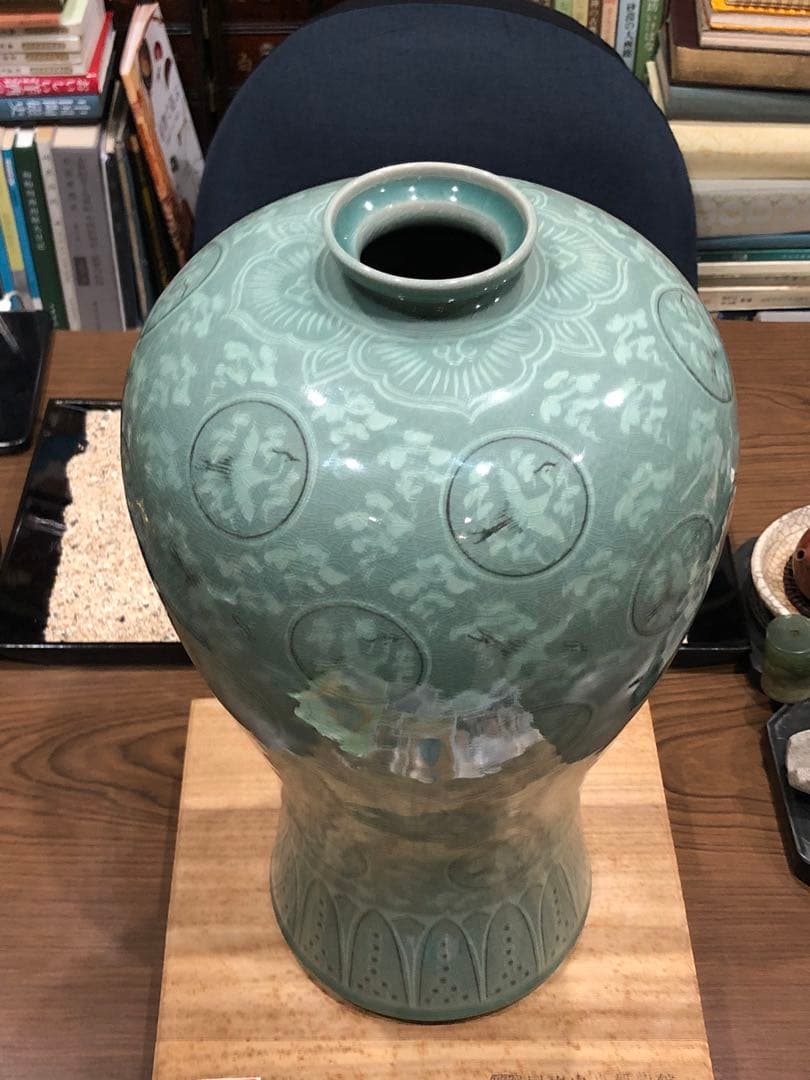高麗青磁。大花瓶。美品。華道具。名作家海晴窯「鄭正默」作品。國立中央博物館。