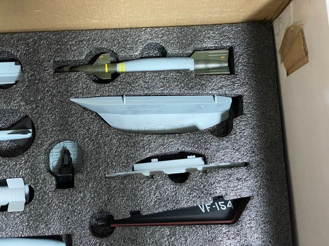 JSI 1/18 F-14A トムキャット VF-154 ブラックナイツ