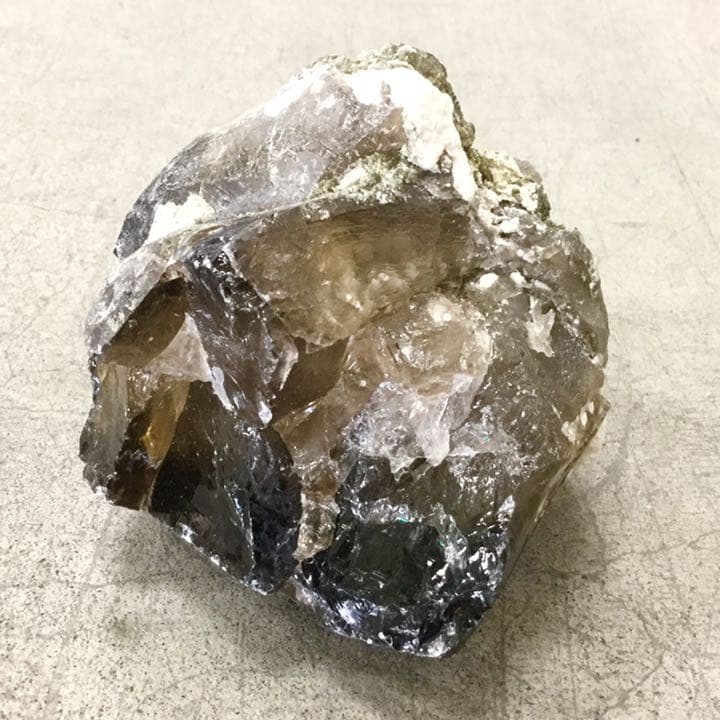 【強力な邪気払い、心身の癒し】ビッグサイズ！ 天然石 スモーキークォーツ 原石