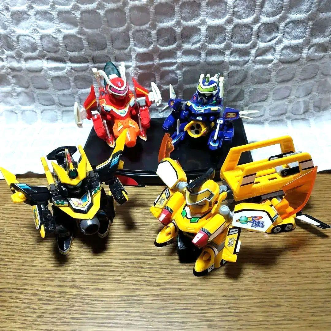 ビーダマン希少⭐B ビーダマン爆外伝⭐〈写真1.2枚目〉4体セット