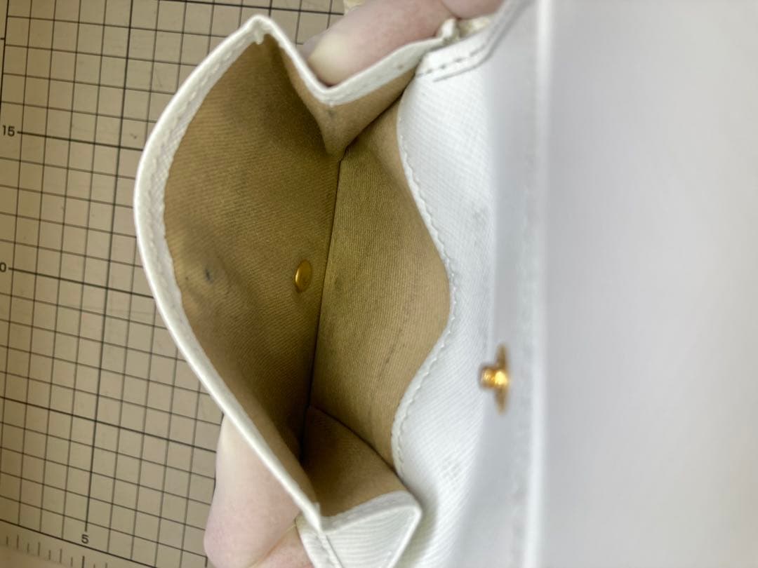 MARNI ホワイト 二つ折り財布箱付き