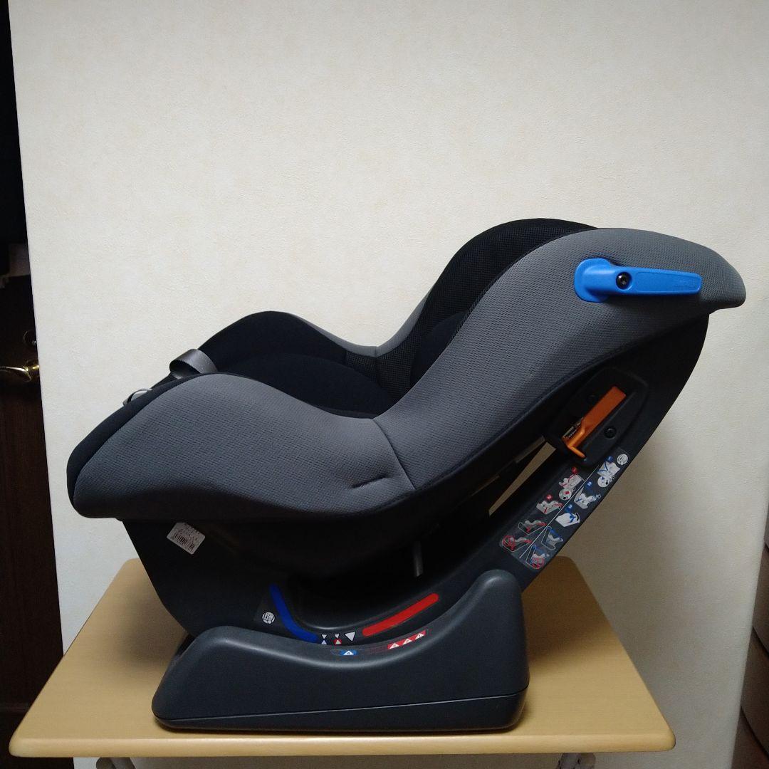 Combi チャイルドシート ブラック・グレー