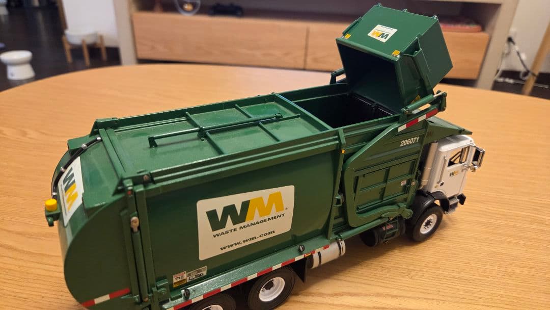 ファーストギア製 Mack TerraPro ゴミ収集車 ダイキャスト 1/34