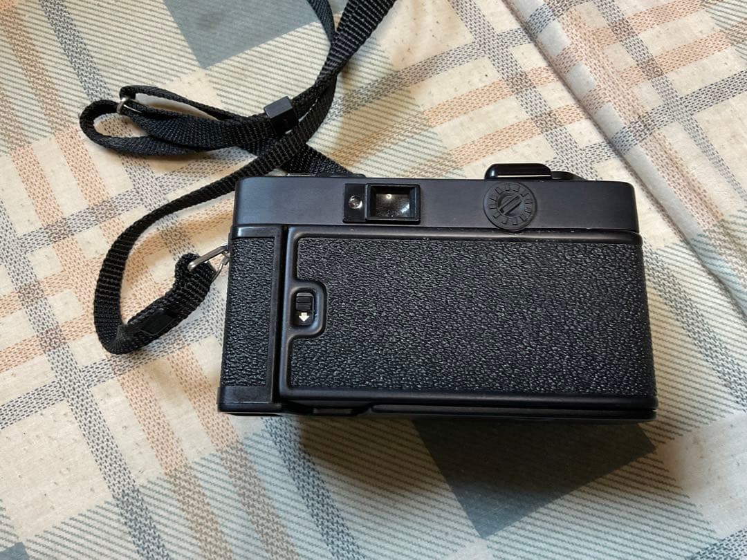 コニカ　C 35 EF。フイルム式コンパクトカメラ。【美品、ミノルタとの合併前】