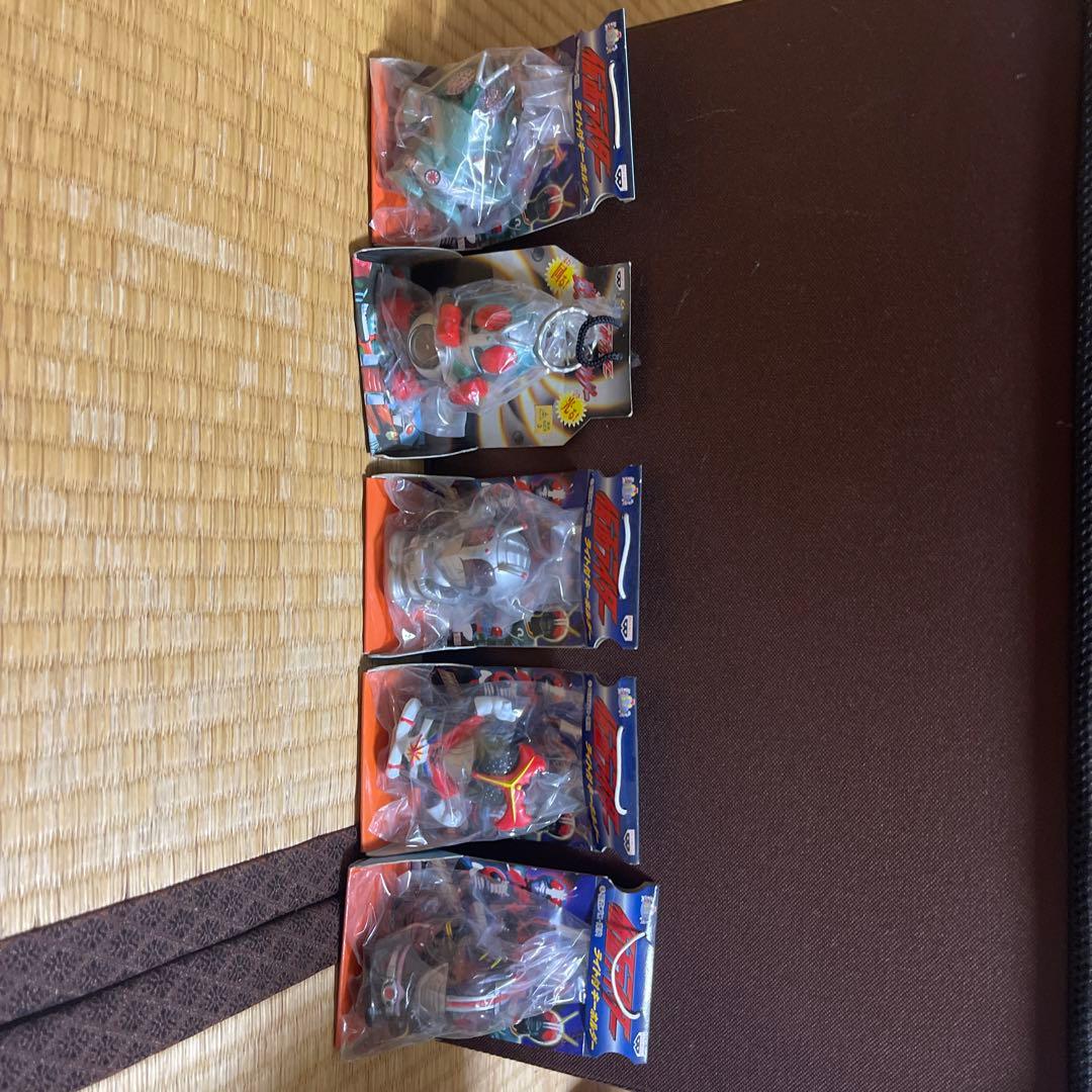 仮面ライダー　キーホルダー　　光