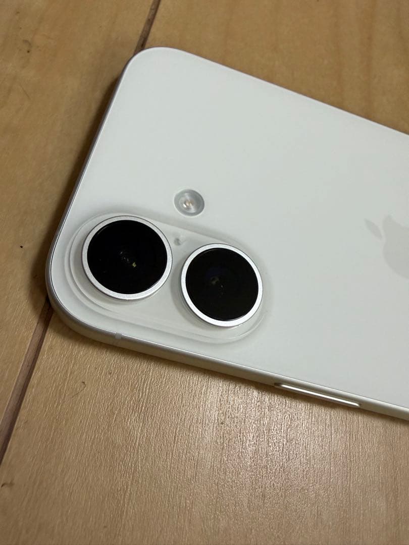 iPhone 16 ホワイト 128 GB SIMフリー