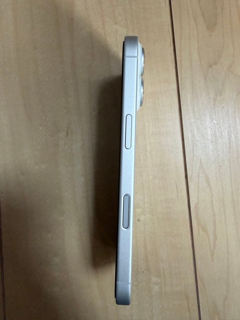 iPhone 16 ホワイト 128 GB SIMフリー