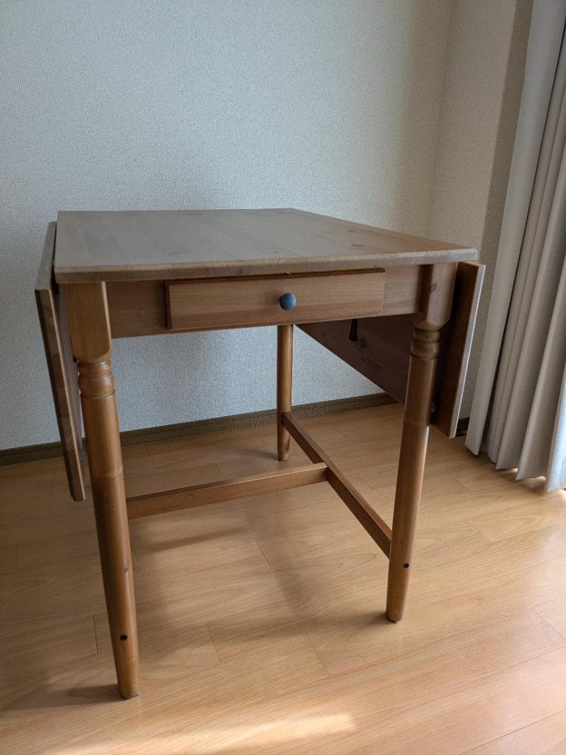 IKEA　ダイニングテーブル