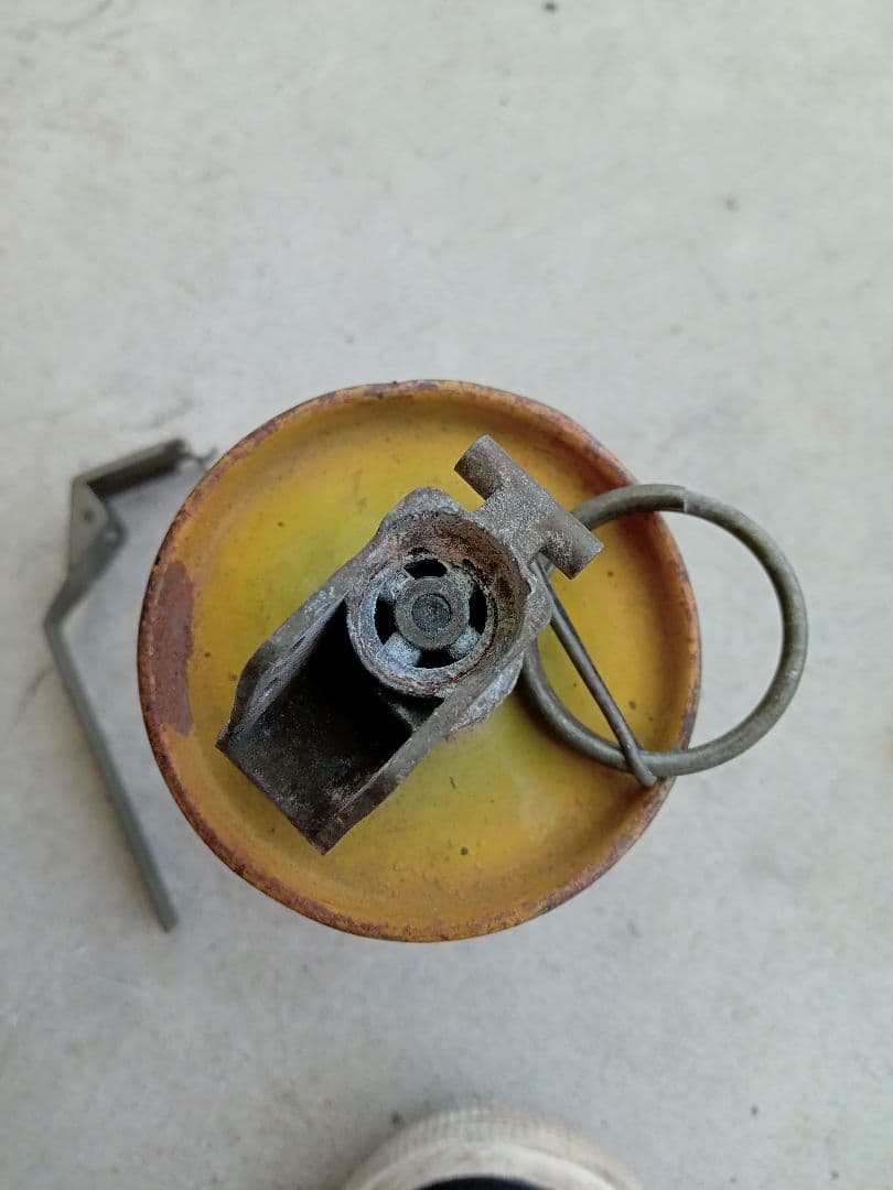 M18 スモークイエロー