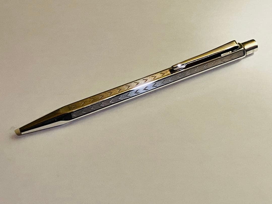 カランダッシュ　エクリドール　シルバー ケース付き　箱入り　ボールペン