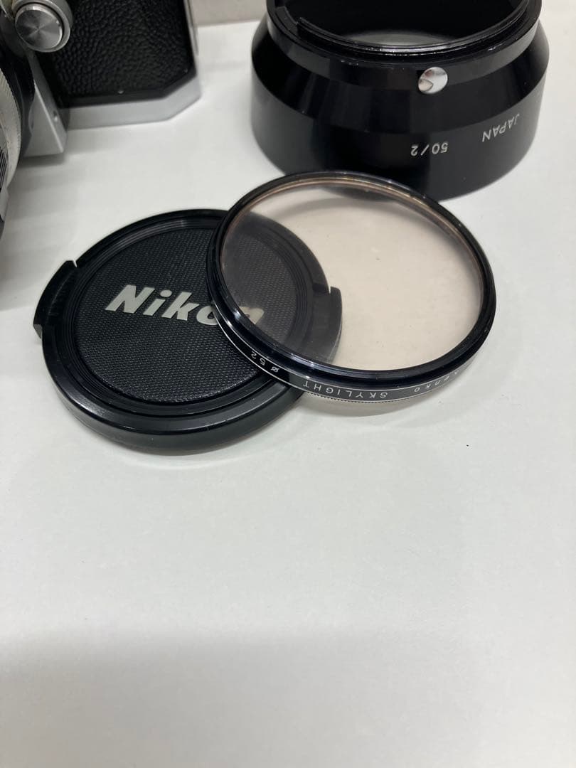 Nikon F 一眼レフカメラ Nikkor 50mmレンズ付き　【A566】