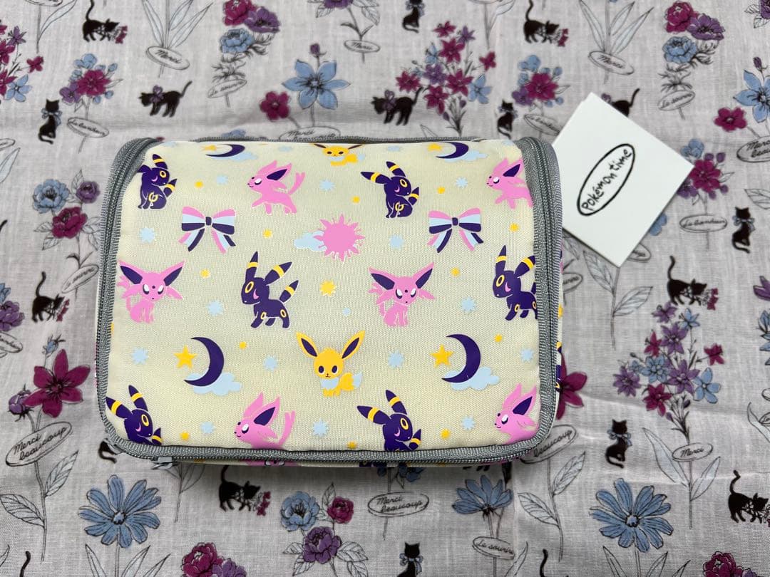 ポケモンタイム　トラベルポーチ　イーブイシリーズ