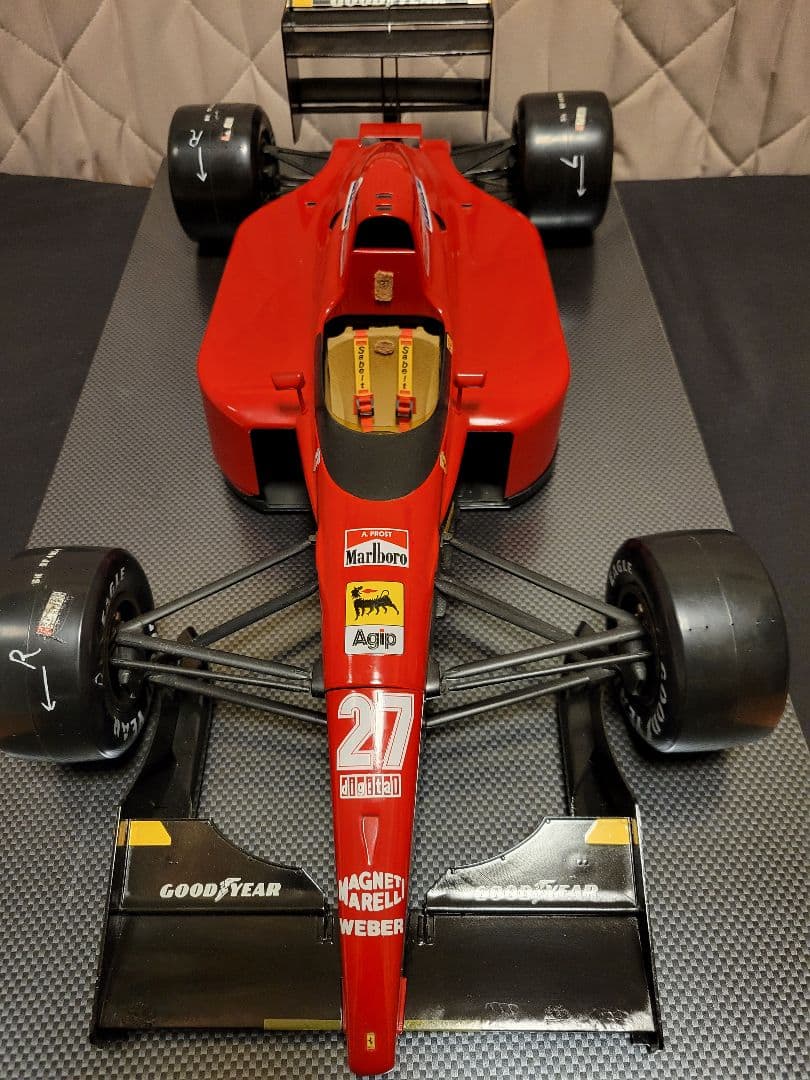 ロッソ 1/8スケール フェラーリ643　ミニチャンプス1/18　アイルトンセナ