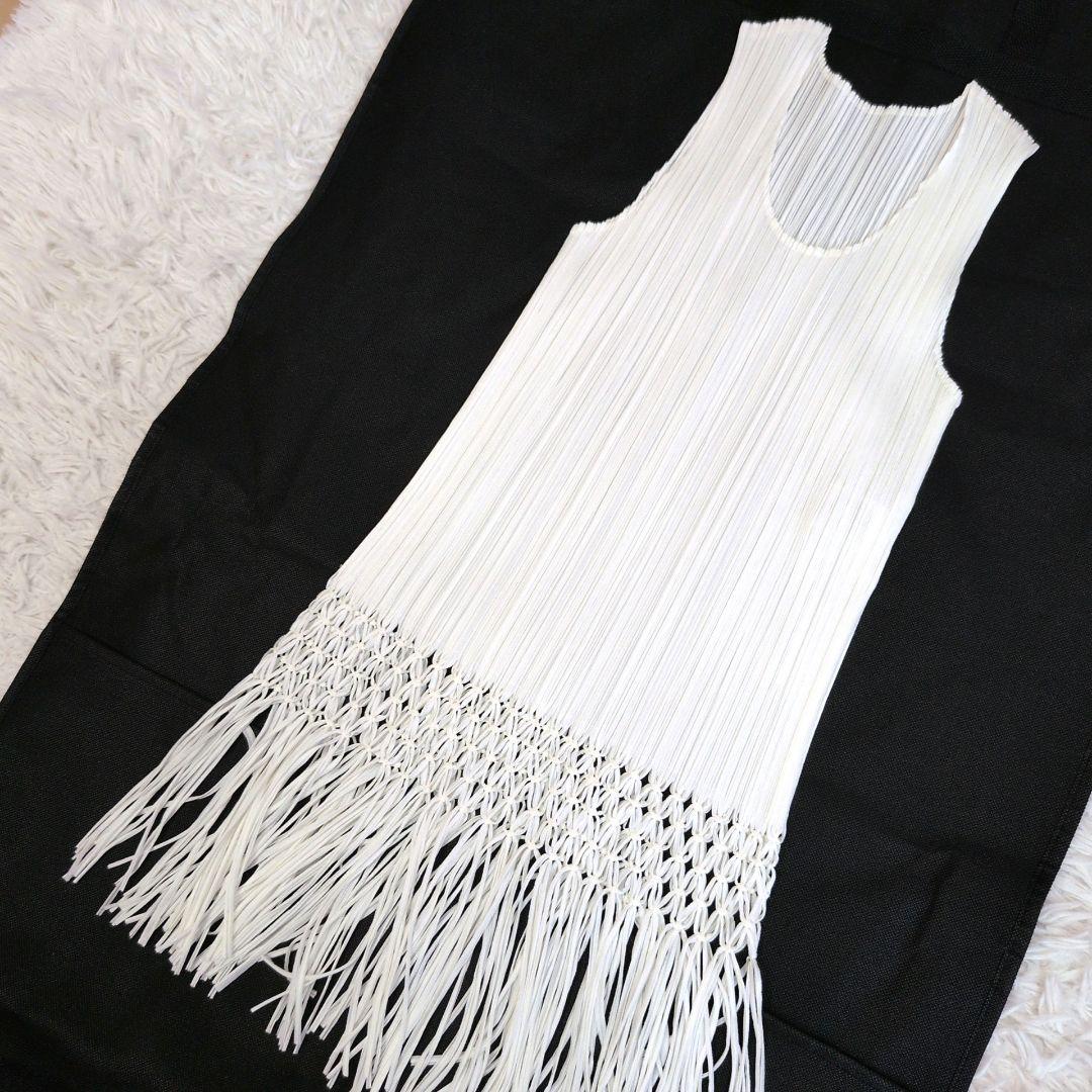 美品✨️プリーツプリーズイッセイミヤケ フリンジ裾編みタンクトップ ノースリーブ