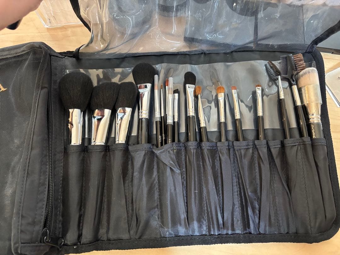 プロ用　美容学生　メイク道具一色