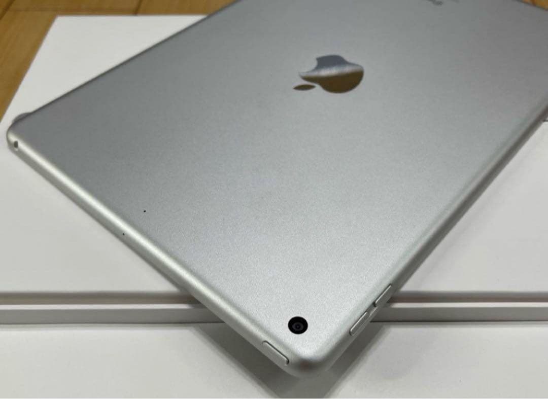 【超美品】Ipad第9世代64Gb Wi-Fiキーボードとカバー付き