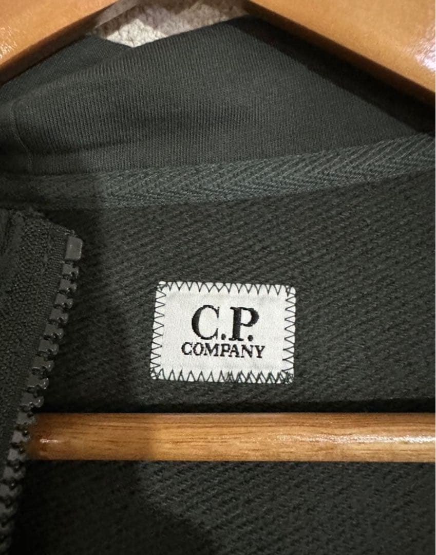 C.P.Company パーカー