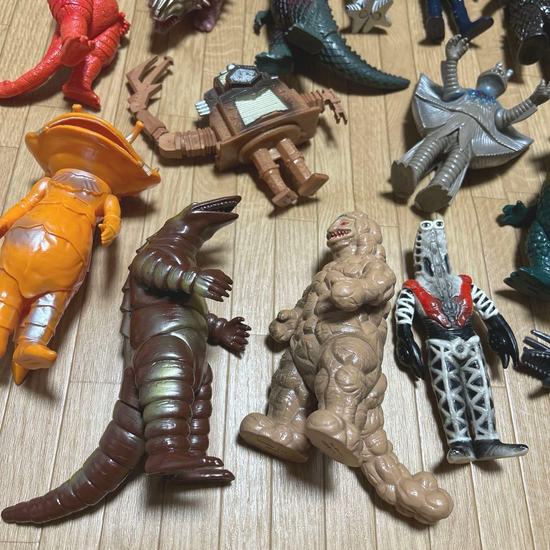 旧ウルトラ怪獣シリーズ　26体セット　昭和怪獣　大量まとめ