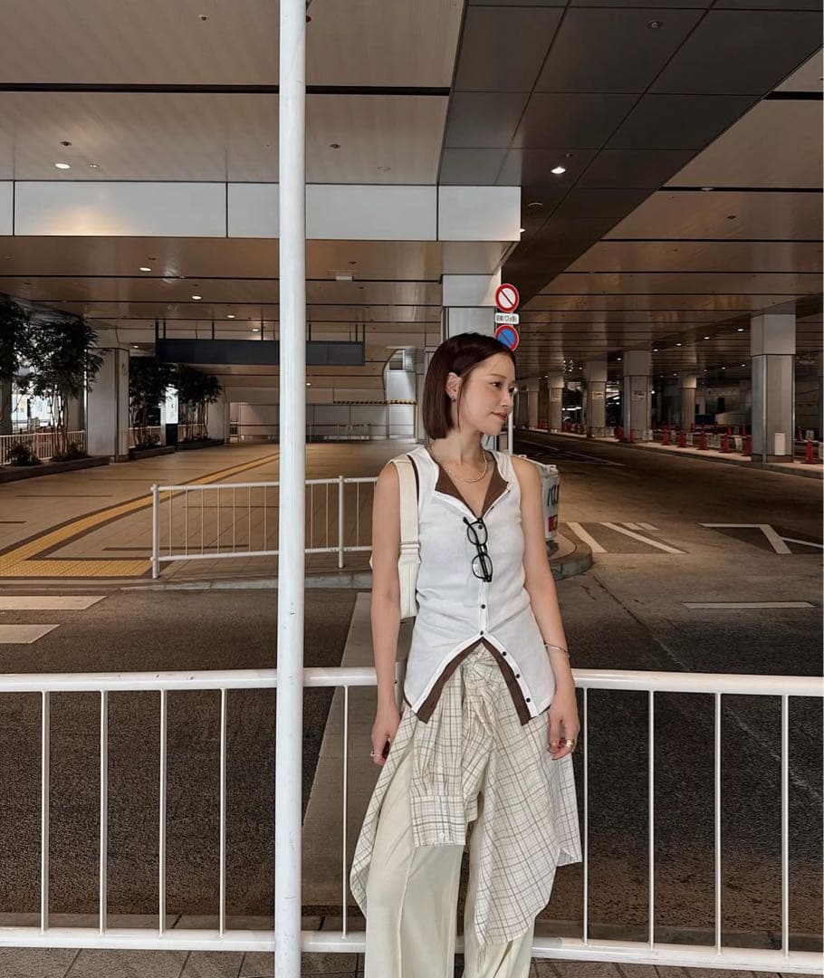 ETRÉ TOKYO / エトレトウキョウ フロントオープンタンクトップ