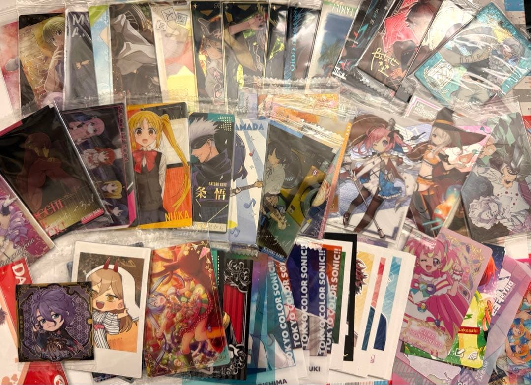 ① アニメグッズ まとめ売り 超大量 紙類・薄物・平物全般