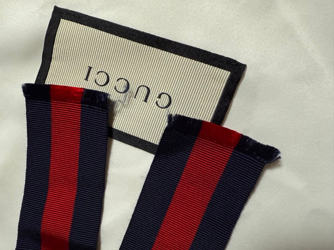 GUCCI リボンタイ　ネイビー レッド