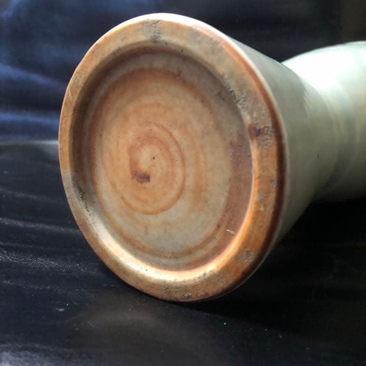 遺品整理◆蔵から謎の青磁と思われる壺、壷、花瓶、古い中国骨董だと思います。