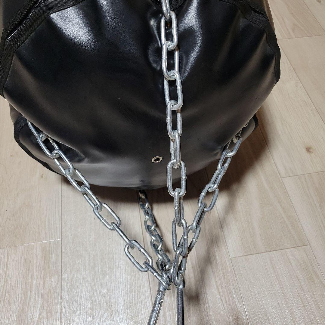 送料込み　美品　サンドバッグ　40キロ　　黒　吊り下げ
