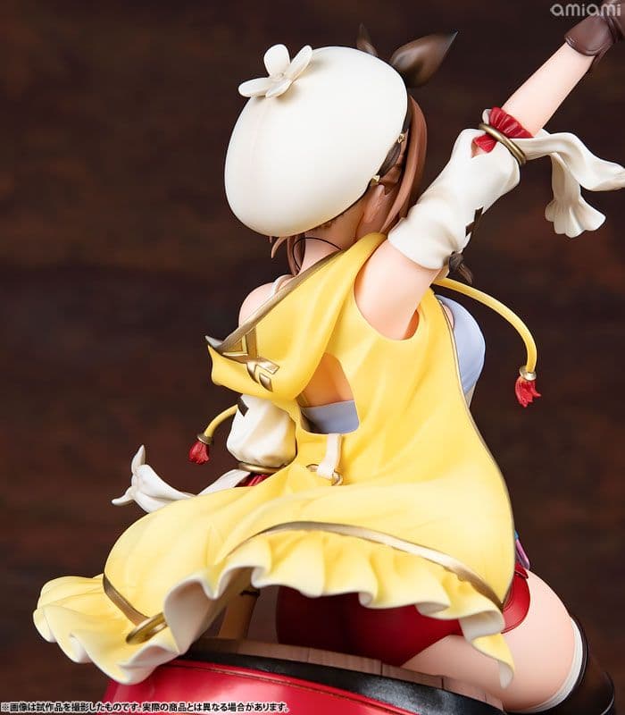 ライザのアトリエ 常闇の女王と秘密の隠れ家 ライザ 25周年記念ver 通常版