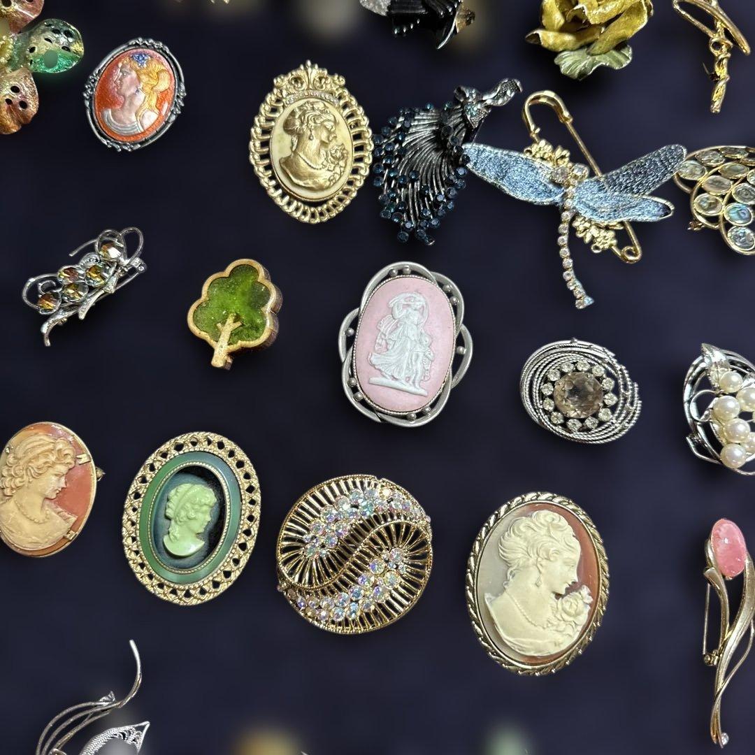 【vintage】ブローチ　まとめ売り　大量　110点以上