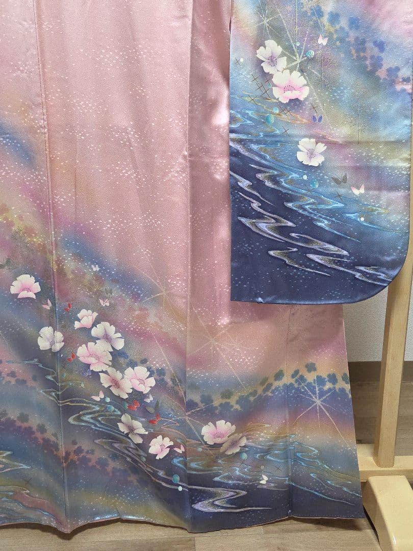 B◆着物くつろぎ かわいい花模様 銀彩 キラキラ 袷 正絹 成人式 振袖 着物