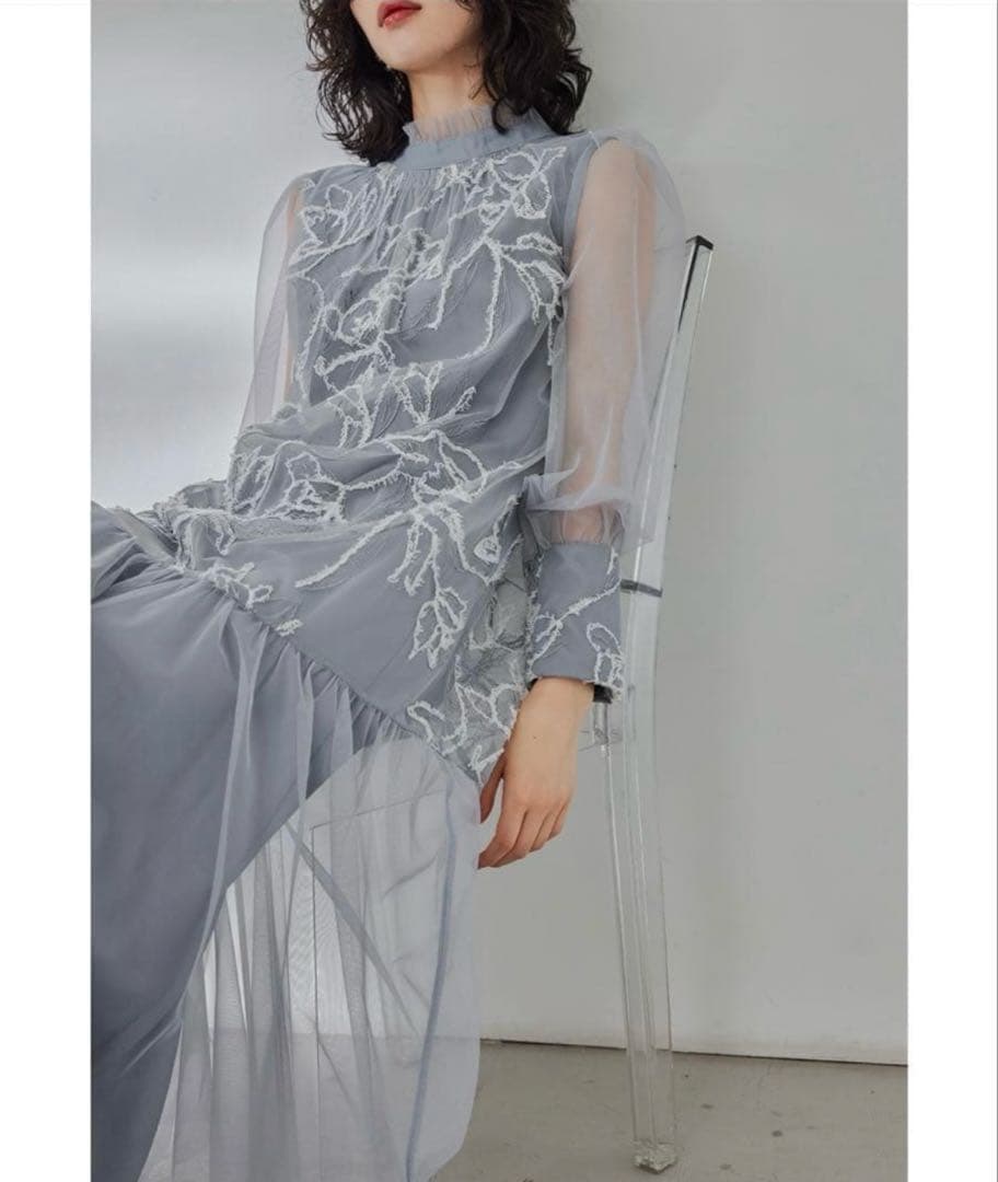 niana フェザーフラワーチュールドレス