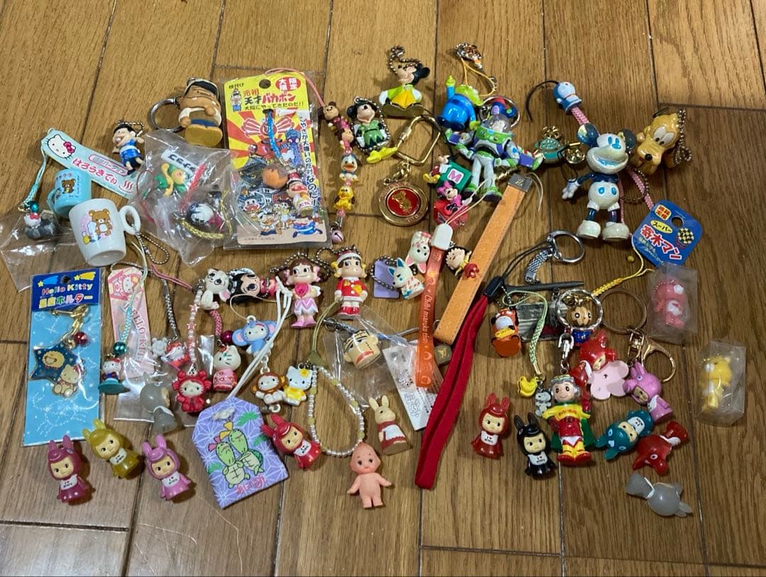 平成　レトロ　ご当地　ストラップ　キティ　ディズニー　リラックマ　キューピー
