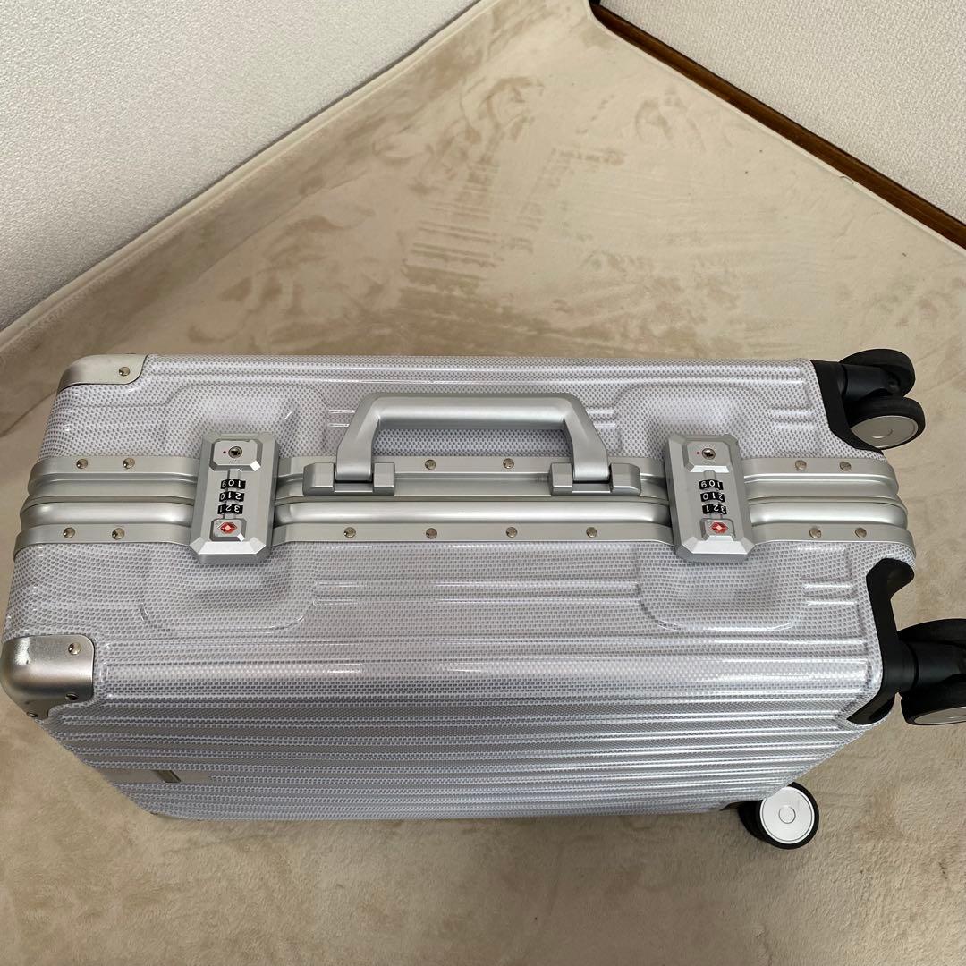 【美品】LOJEL キャリー　スーツケース　4輪