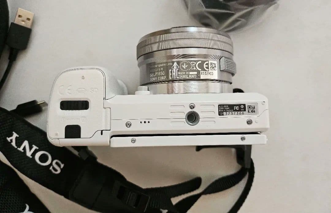 SONY α6000 ホワイト デジタル一眼レフカメラ