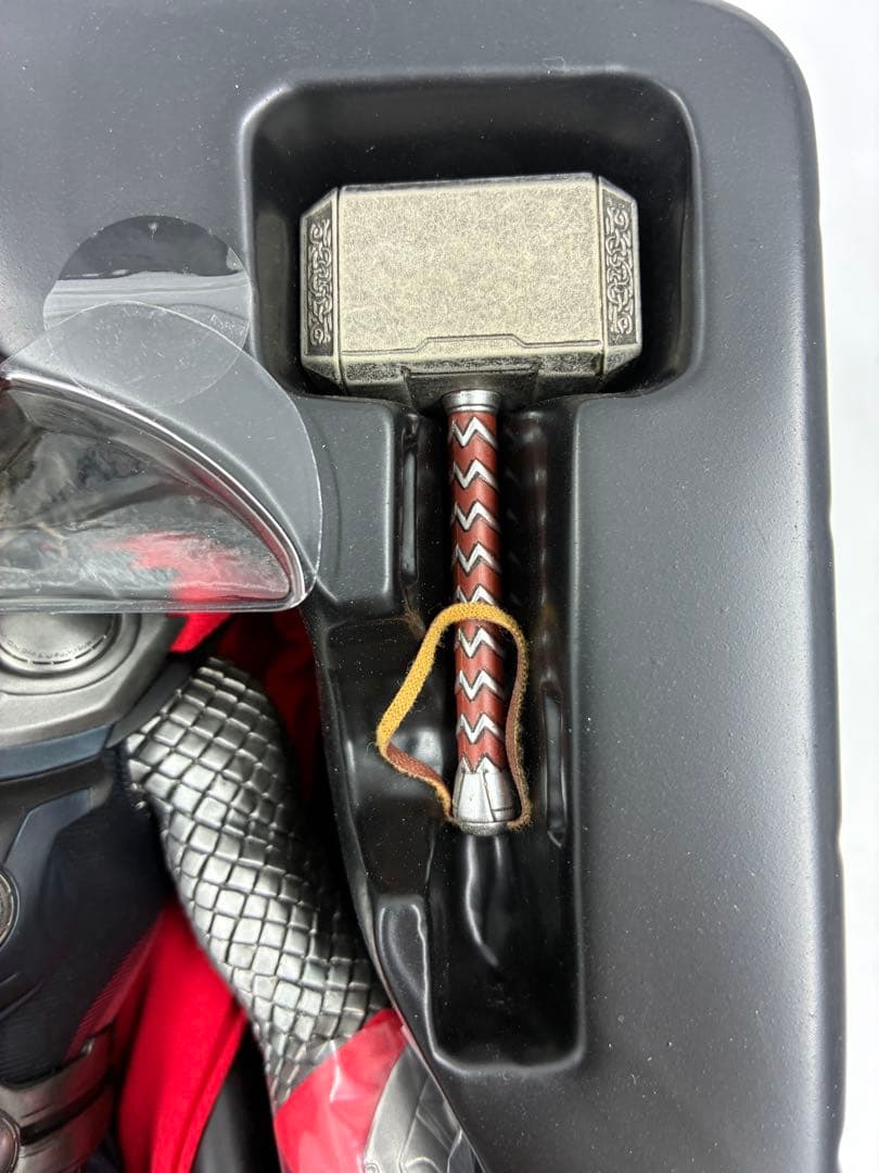 ホットトイズ ソー 1/6 アベンジャーズ 外箱色あせ有