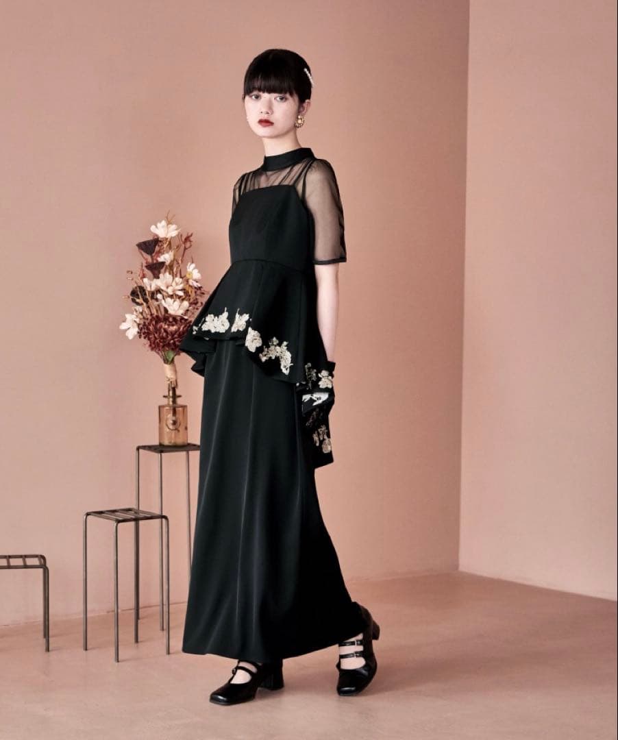 【美品】刺繍ペプラムビスチェ＆Iラインドレスセットアップ　ブラック