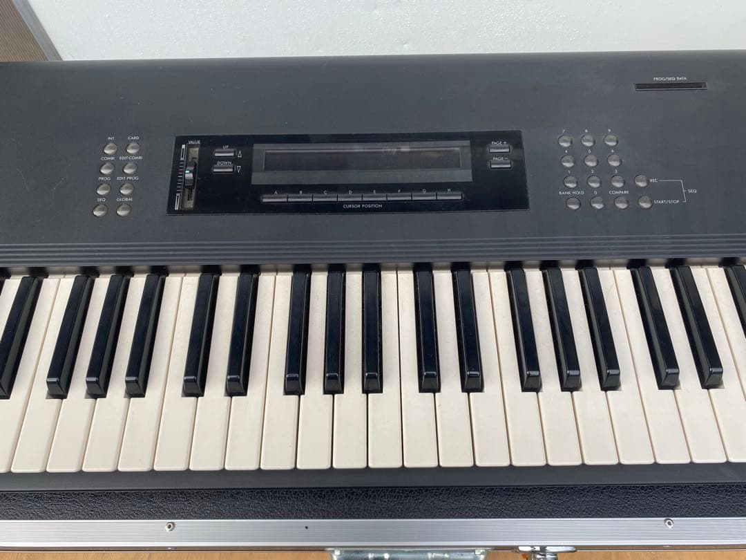 korg m1 シンセサイザー　ハードケース　電源コンセント　美品　中古品