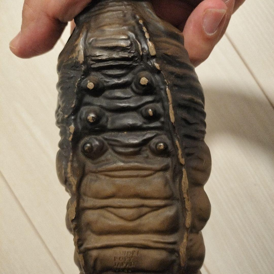 ゴジラフィギュア モスラの幼虫