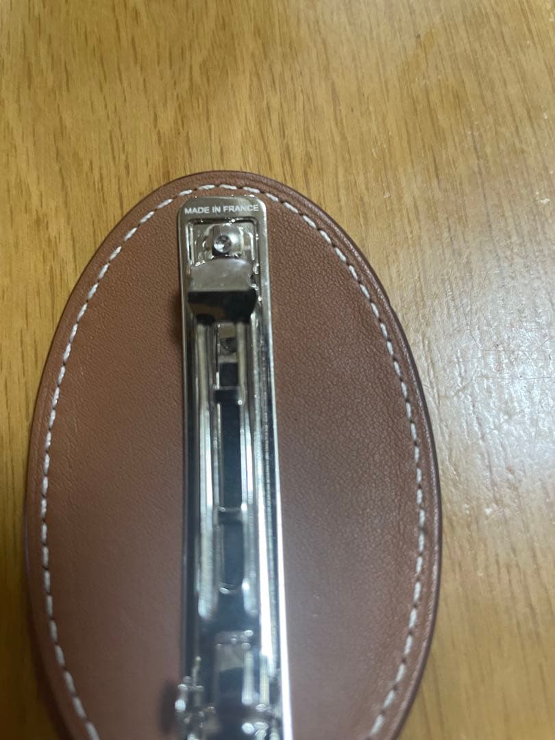 HERMES ブラウンレザー ヘアクリップ