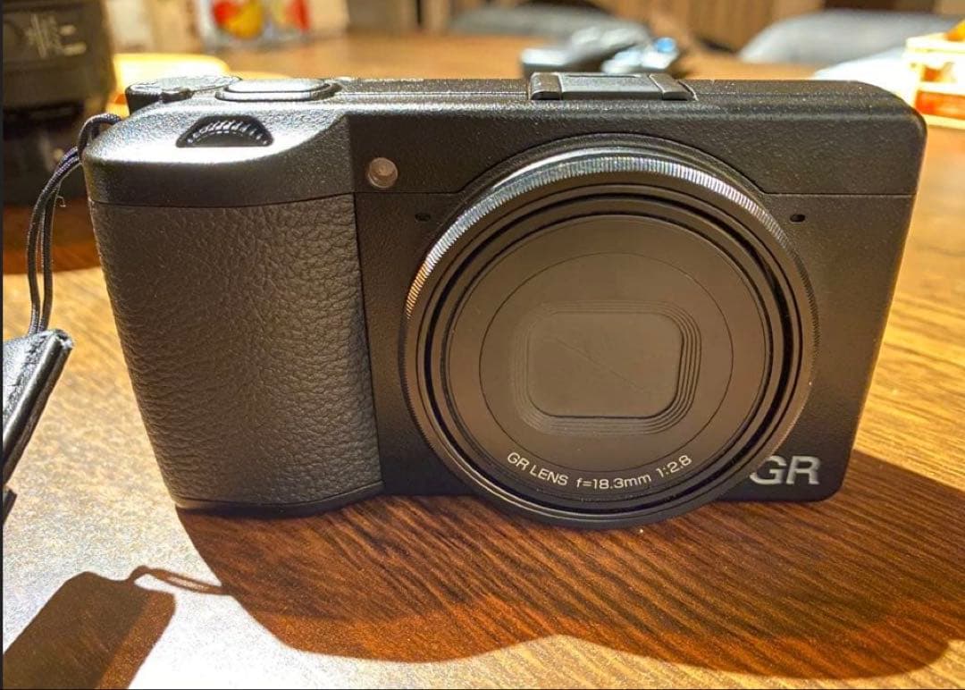 1月限定価格‼️‼️RICOH GR Ⅲ バッテリー＆ストラップ付きセット✨