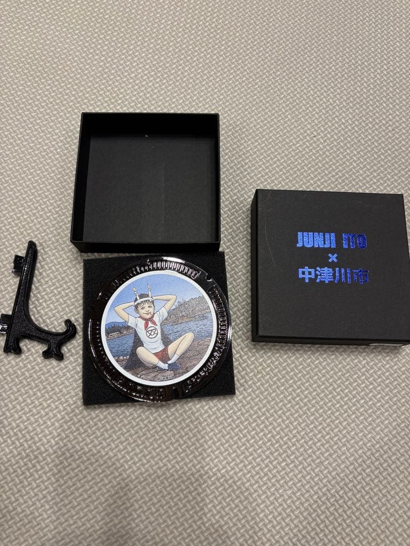 双一　ミニチュアマンホール　台座付き　伊藤潤二 中津川市