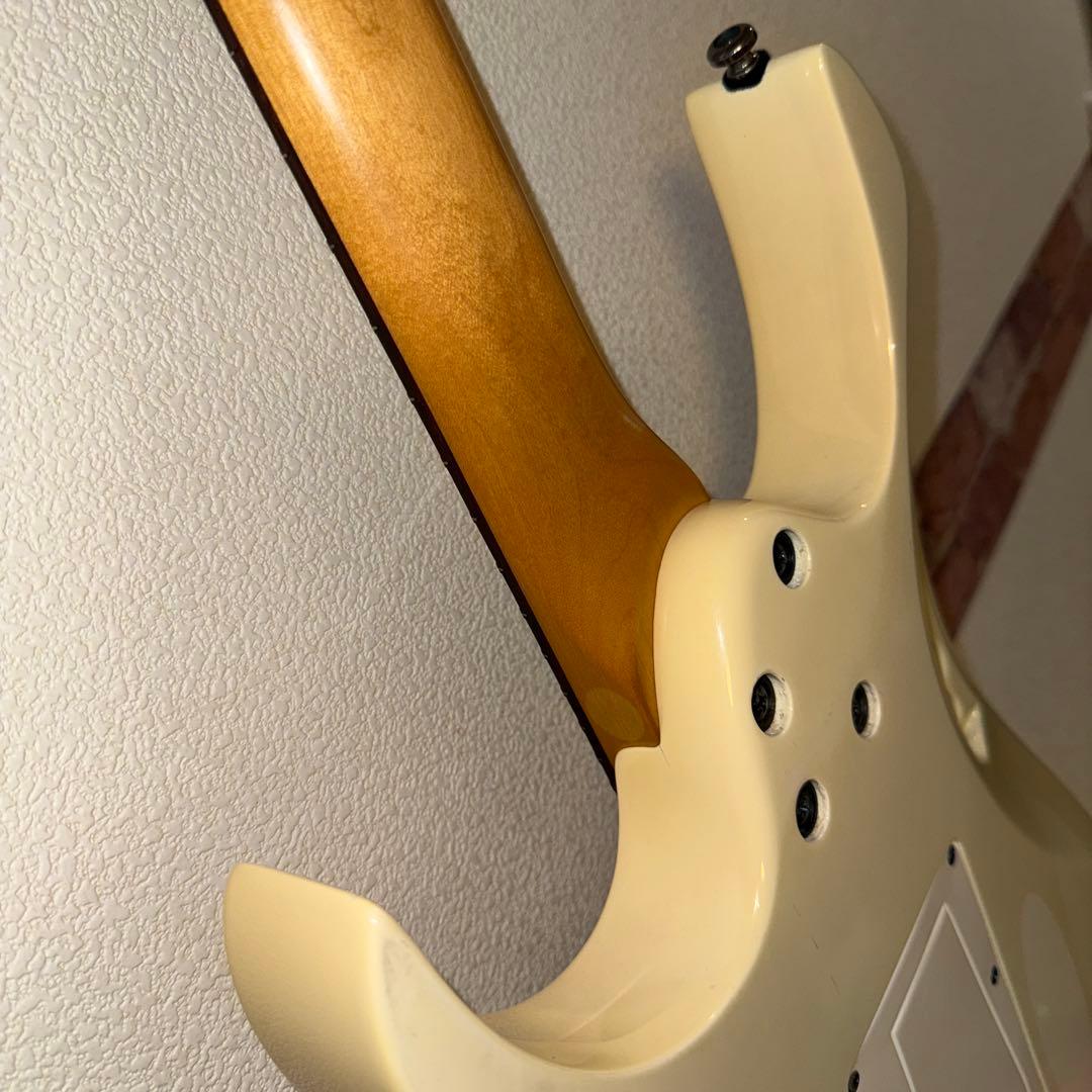 Ibanez JEM555 White Steve Vai シグネチャーモデル
