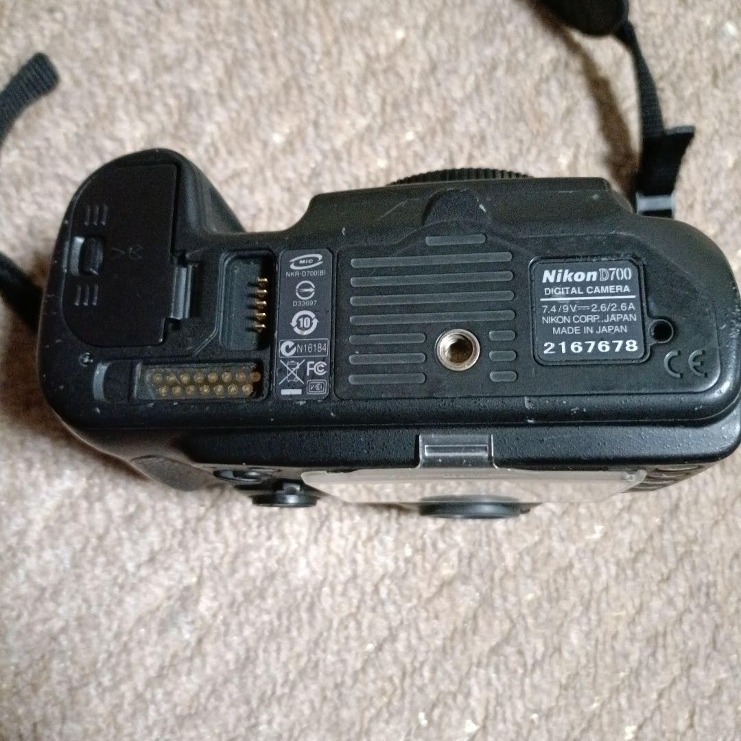Nikon D700 バッテリーグリップ付き ミラー不具合