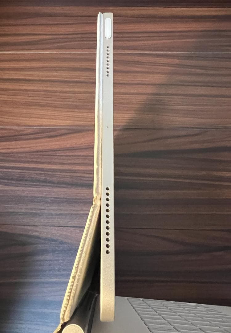 10.9インチiPad Air(第5世代)_Magic Keyboard付き