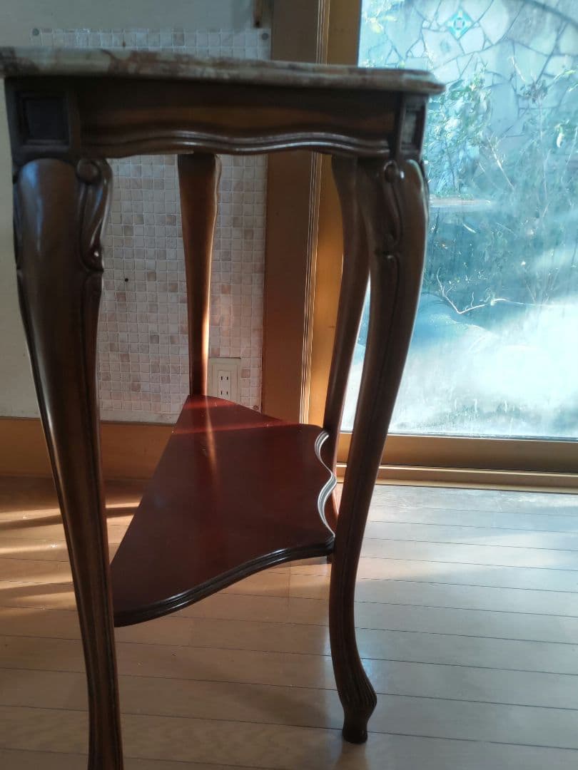 大理石天板の西洋家具